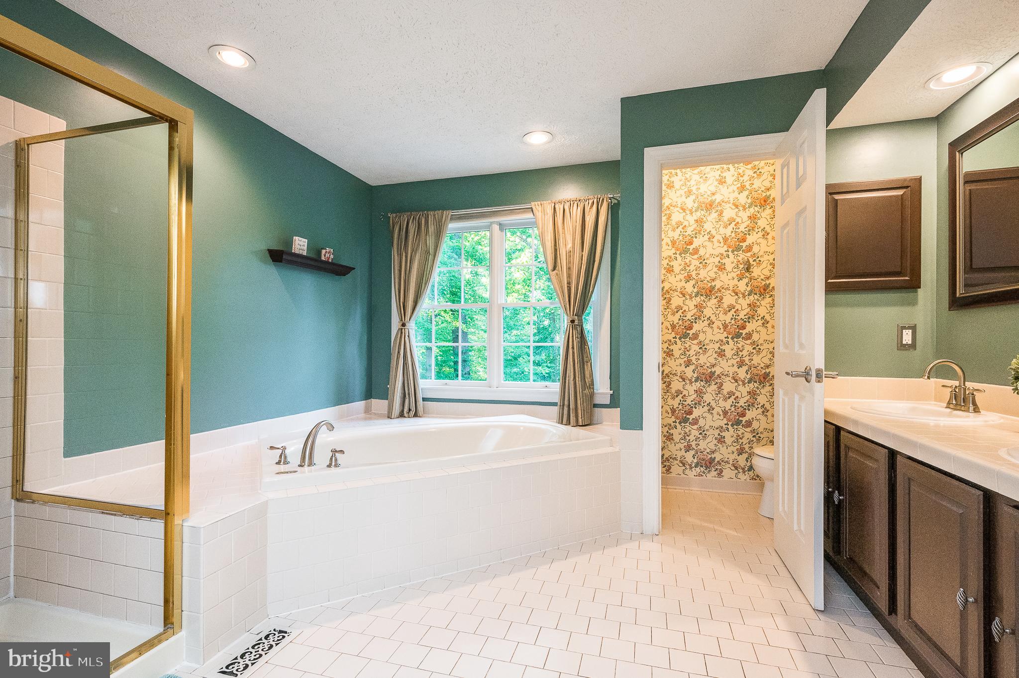 WOODLAND HILLS - Residential