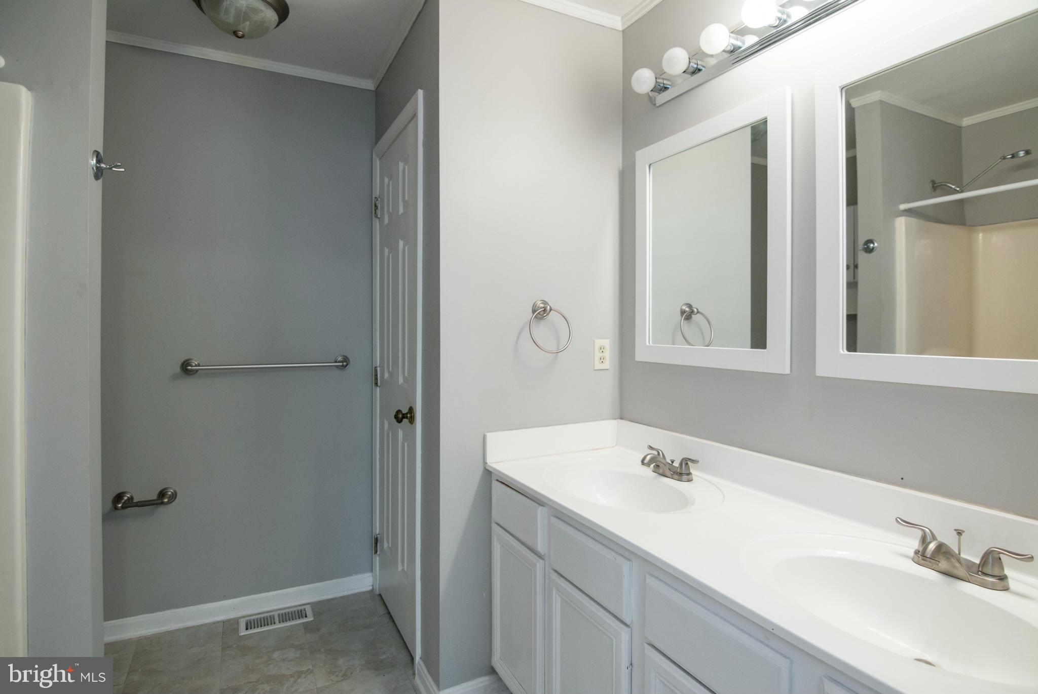 BEECHWOOD HILL - Residential