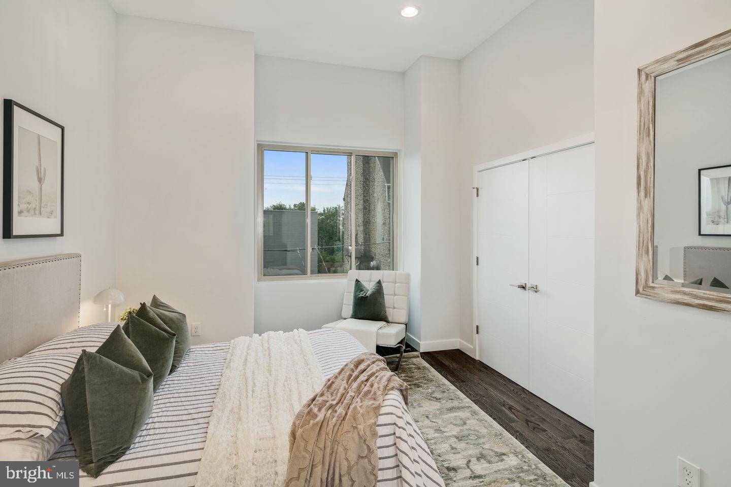 LUDLOW - Residential Income