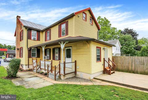 Townhouse For Sale - 208 W 2nd Street<br/> BERNVILLE, PA 19506