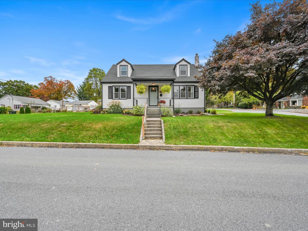 Photo of 320 Elm Street, LEBANON, PA 17042 (MLS # PALN2023436)