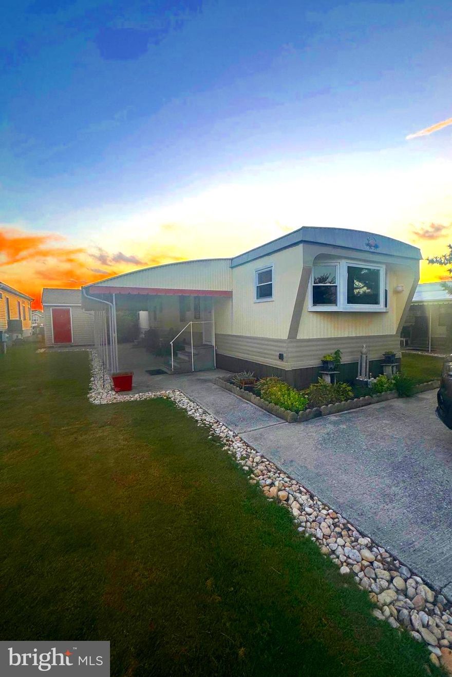 ✨ Yearly Rental – Available December 1st
119 Clam Shell Rd, Ocean City, MD – Montego Bay Community
Welcome to your beach home in the heart of Montego Bay! This charming 2-bedroom home features a beautifully remodeled kitchen, laminate flooring throughout, and an open, bright layout perfect for year-round coastal living.
Located just steps from the beach, restaurants, shopping, and all the best of North Ocean City, this home offers both convenience and the relaxing beach lifestyle.
🏡 Property Features:
2 bedrooms
Remodeled kitchen with modern finishes
Laminate flooring
Bright, open floor plan
Close to the beach and Ocean City attractions
Located in the desirable Montego Bay community
📅 Available December 1st
Perfect for anyone wanting to enjoy the beach year-round!