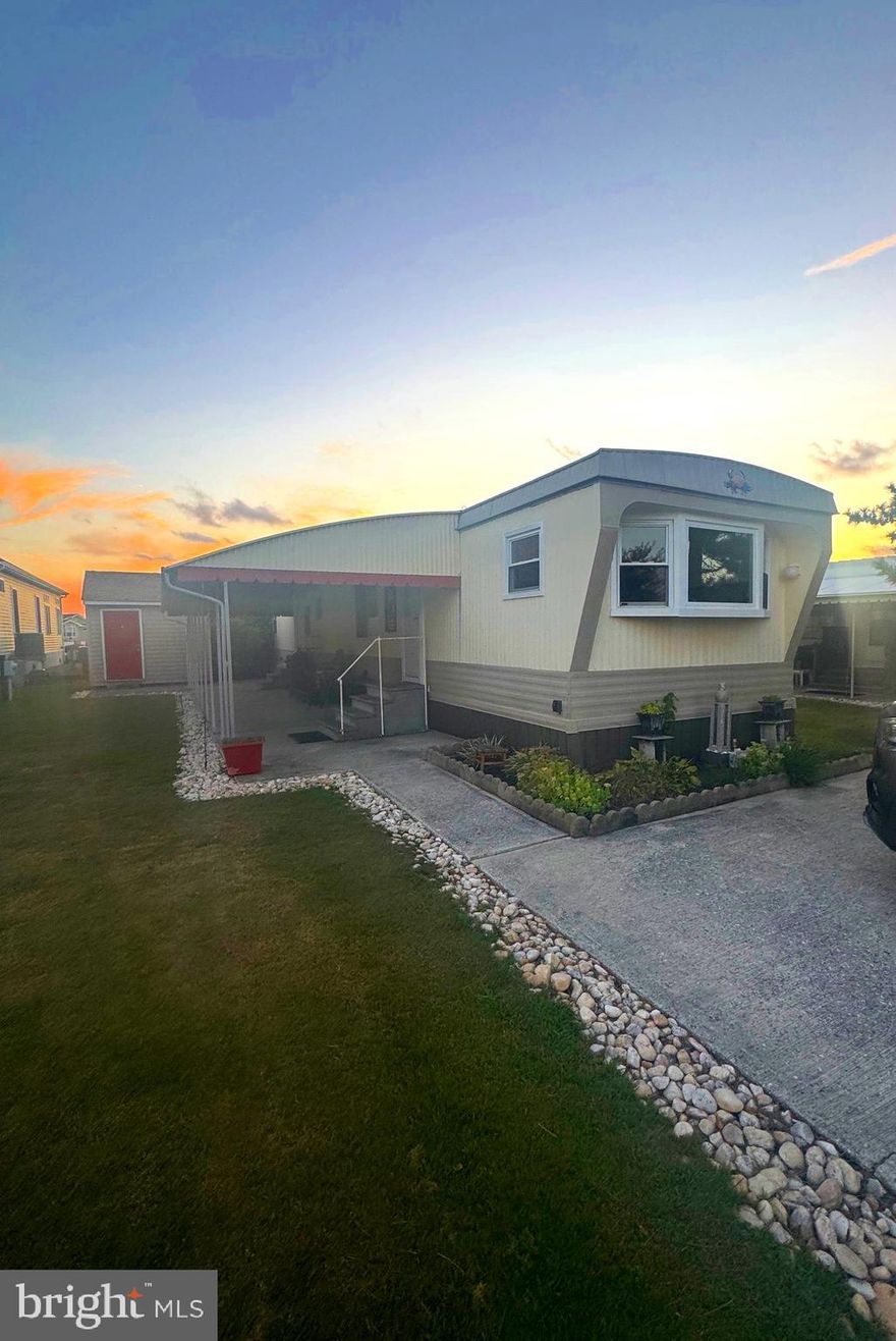 ✨ Yearly Rental – Available December 1st
119 Clam Shell Rd, Ocean City, MD – Montego Bay Community
Welcome to your beach home in the heart of Montego Bay! This charming 2-bedroom home features a beautifully remodeled kitchen, laminate flooring throughout, and an open, bright layout perfect for year-round coastal living.
Located just steps from the beach, restaurants, shopping, and all the best of North Ocean City, this home offers both convenience and the relaxing beach lifestyle.
🏡 Property Features:
2 bedrooms
Remodeled kitchen with modern finishes
Laminate flooring
Bright, open floor plan
Close to the beach and Ocean City attractions
Located in the desirable Montego Bay community
📅 Available December 1st
Perfect for anyone wanting to enjoy the beach year-round!