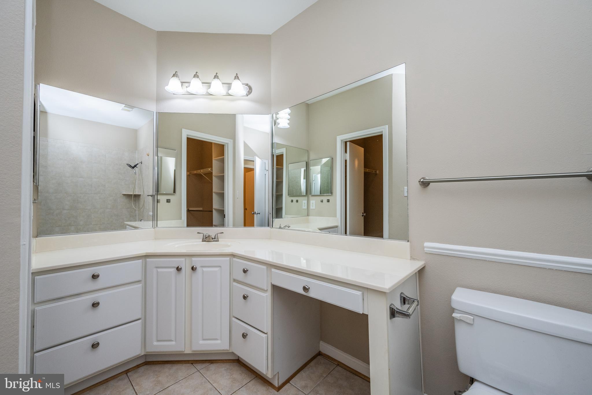 PENDERBROOK SQUARE CONDOMINIUMS - Residential