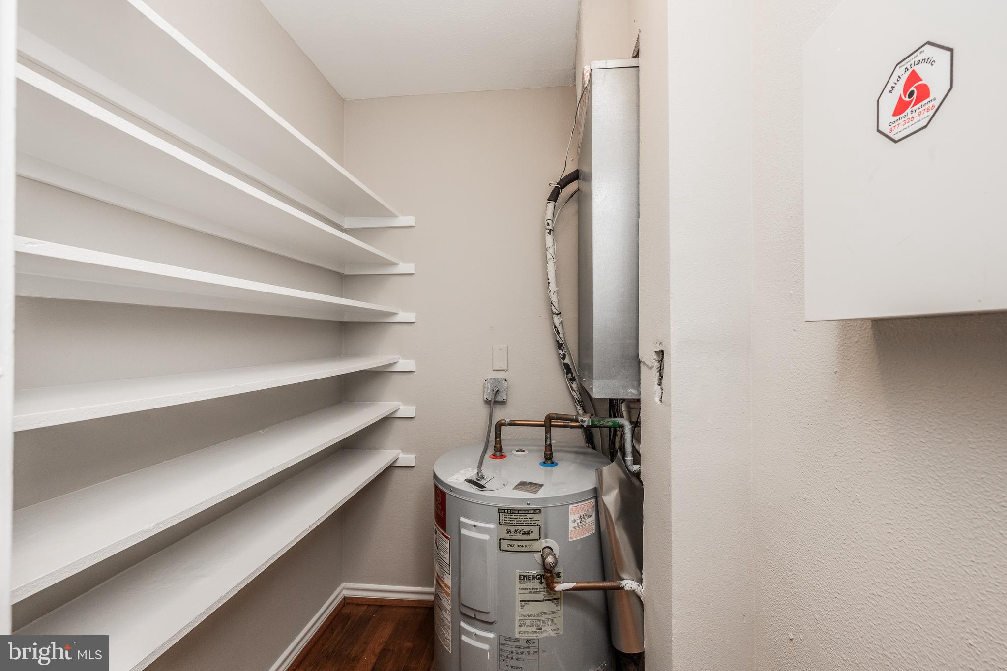 PENDERBROOK SQUARE CONDOMINIUMS - Residential