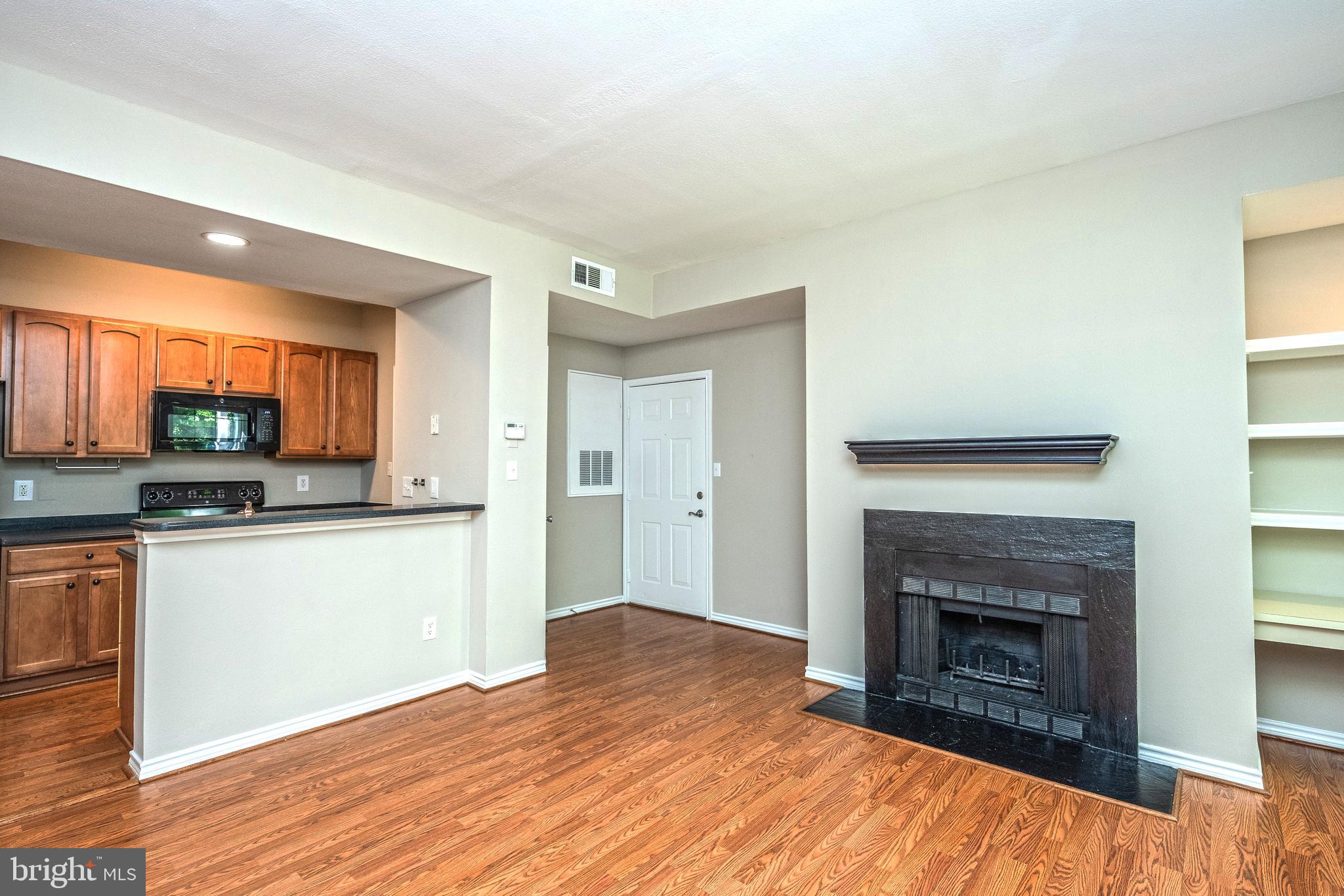 PENDERBROOK SQUARE CONDOMINIUMS - Residential