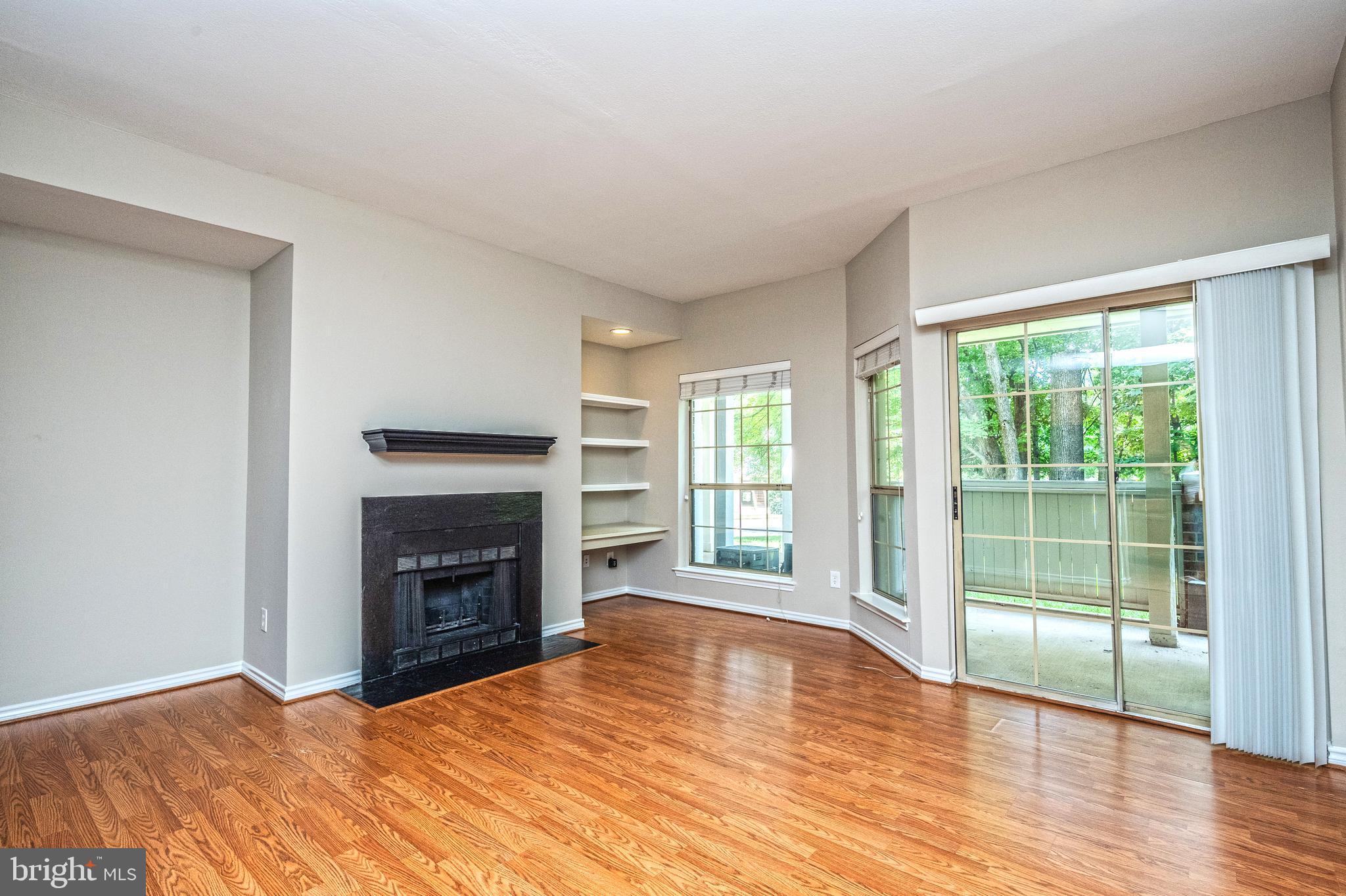 PENDERBROOK SQUARE CONDOMINIUMS - Residential