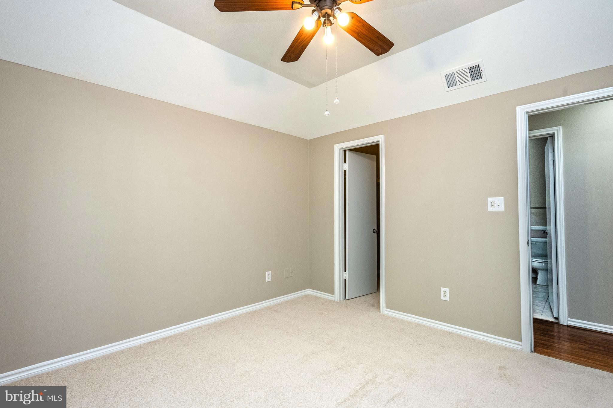 PENDERBROOK SQUARE CONDOMINIUMS - Residential