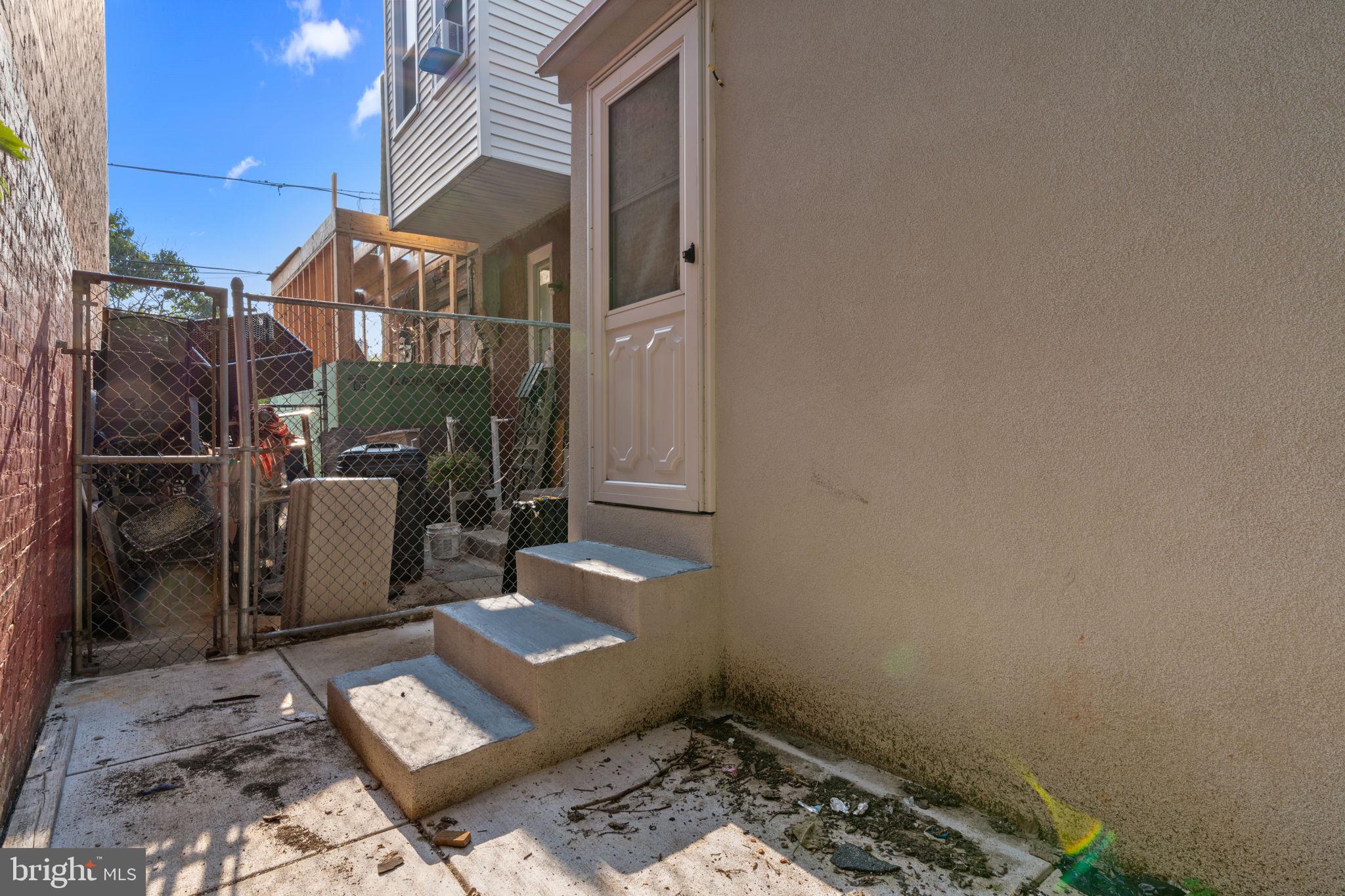 MANTUA - Residential