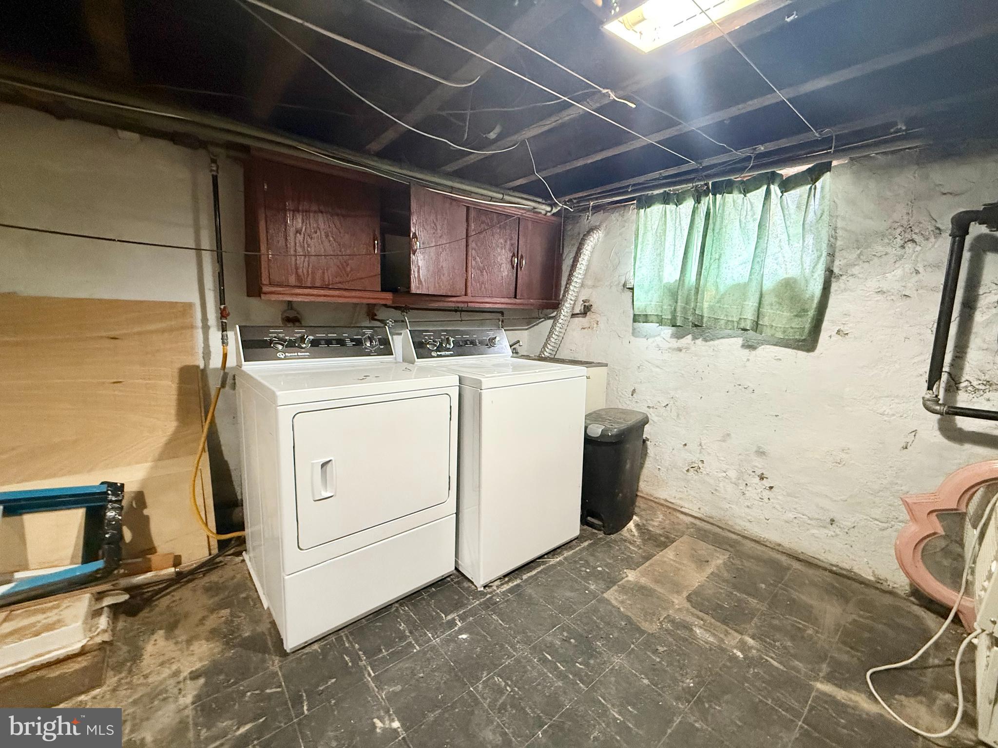 LOWER MOYAMENSING - Residential Lease