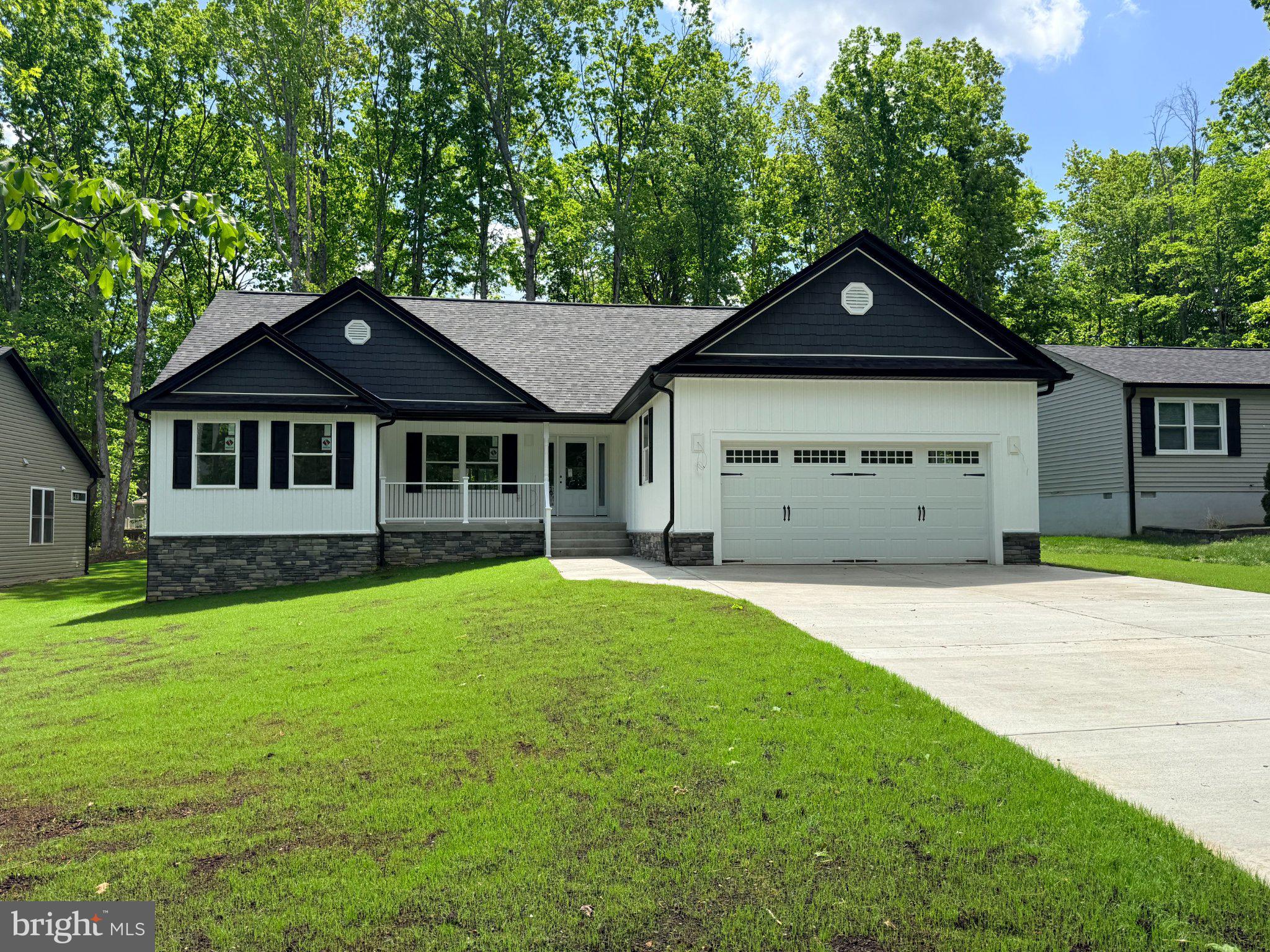 1233 LAKEVIEW PARKWAY