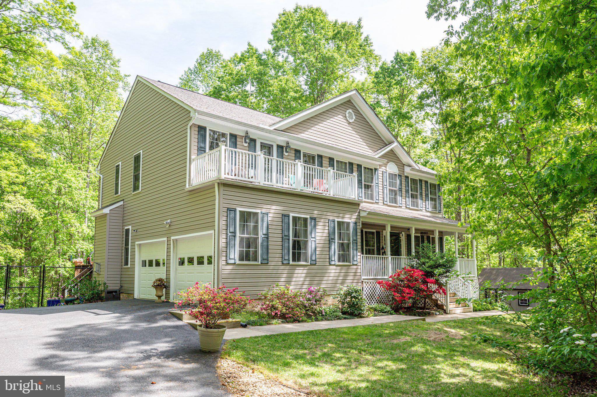 ROYAL HILLS ESTATES - Residential