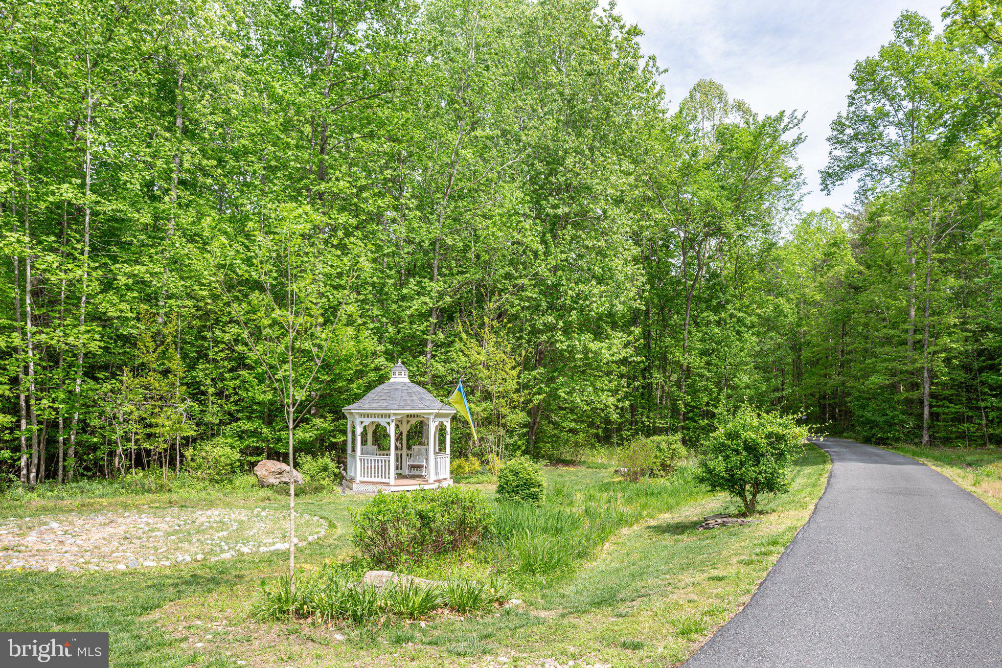 ROYAL HILLS ESTATES - Residential