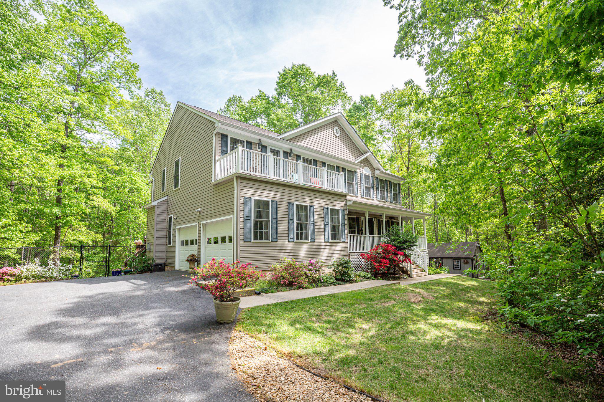 ROYAL HILLS ESTATES - Residential