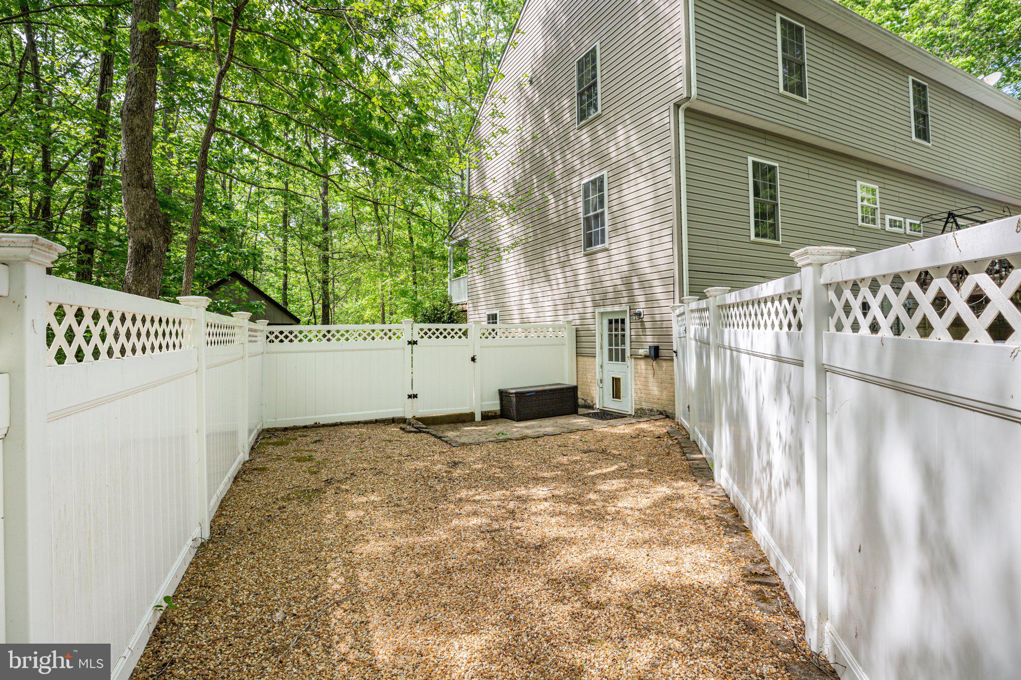 ROYAL HILLS ESTATES - Residential