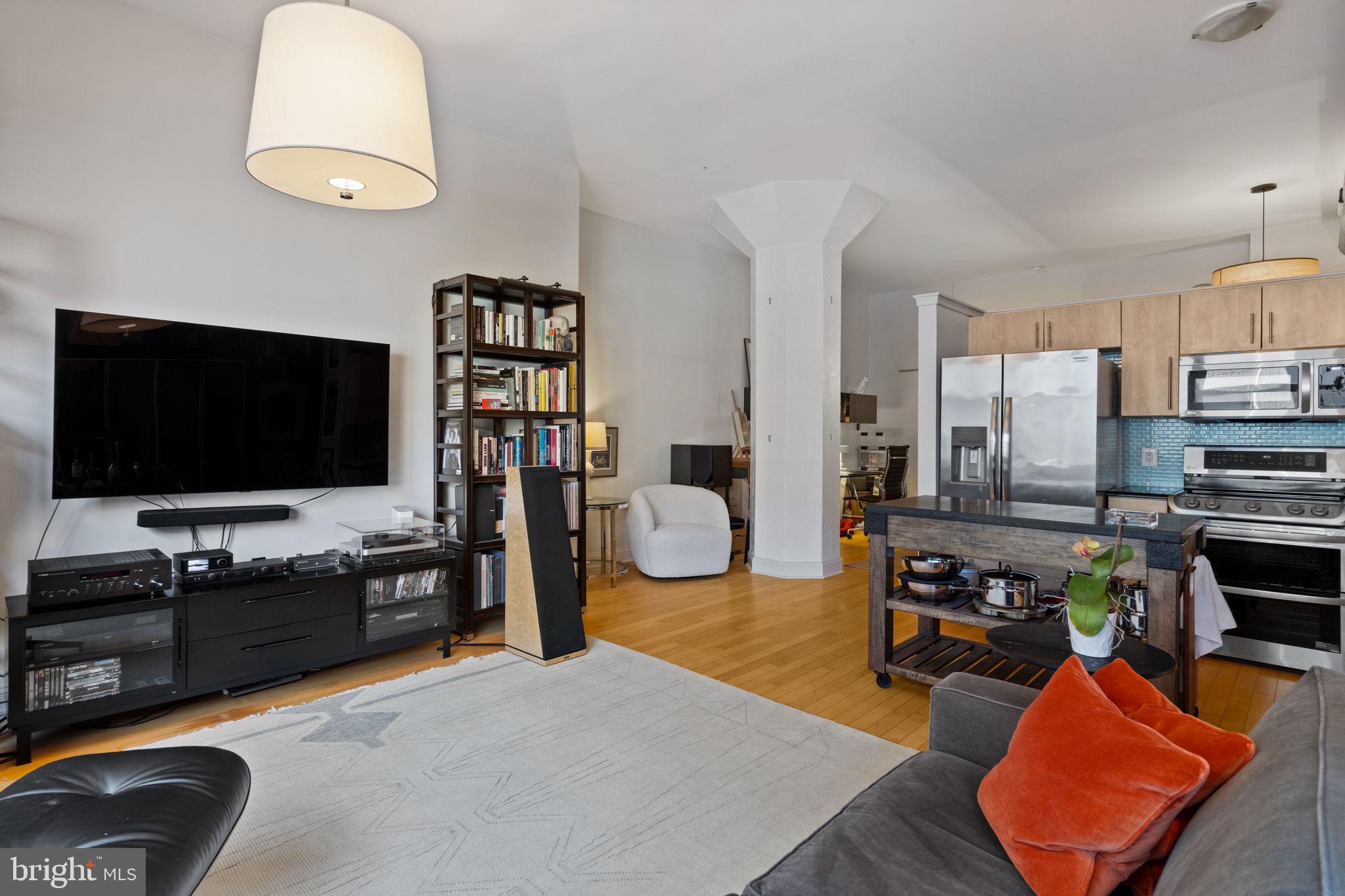 AVENUE OF THE ARTS - Residential