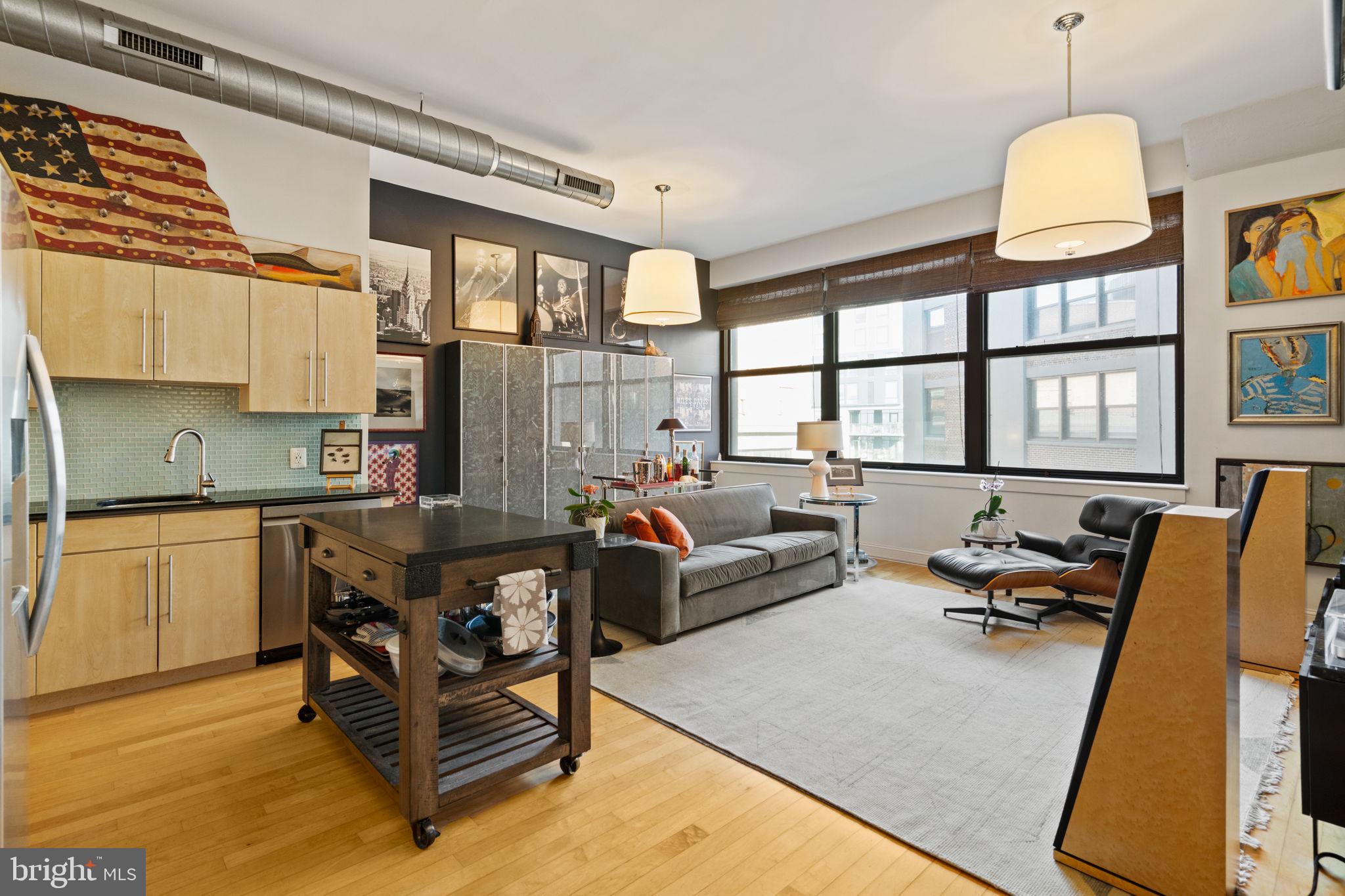 AVENUE OF THE ARTS - Residential