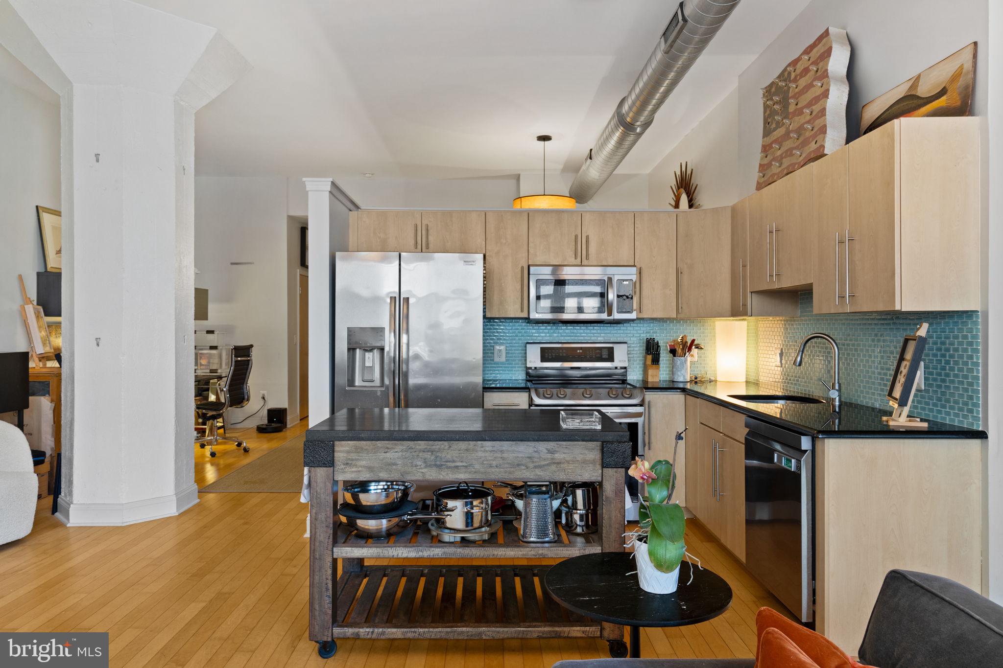 AVENUE OF THE ARTS - Residential