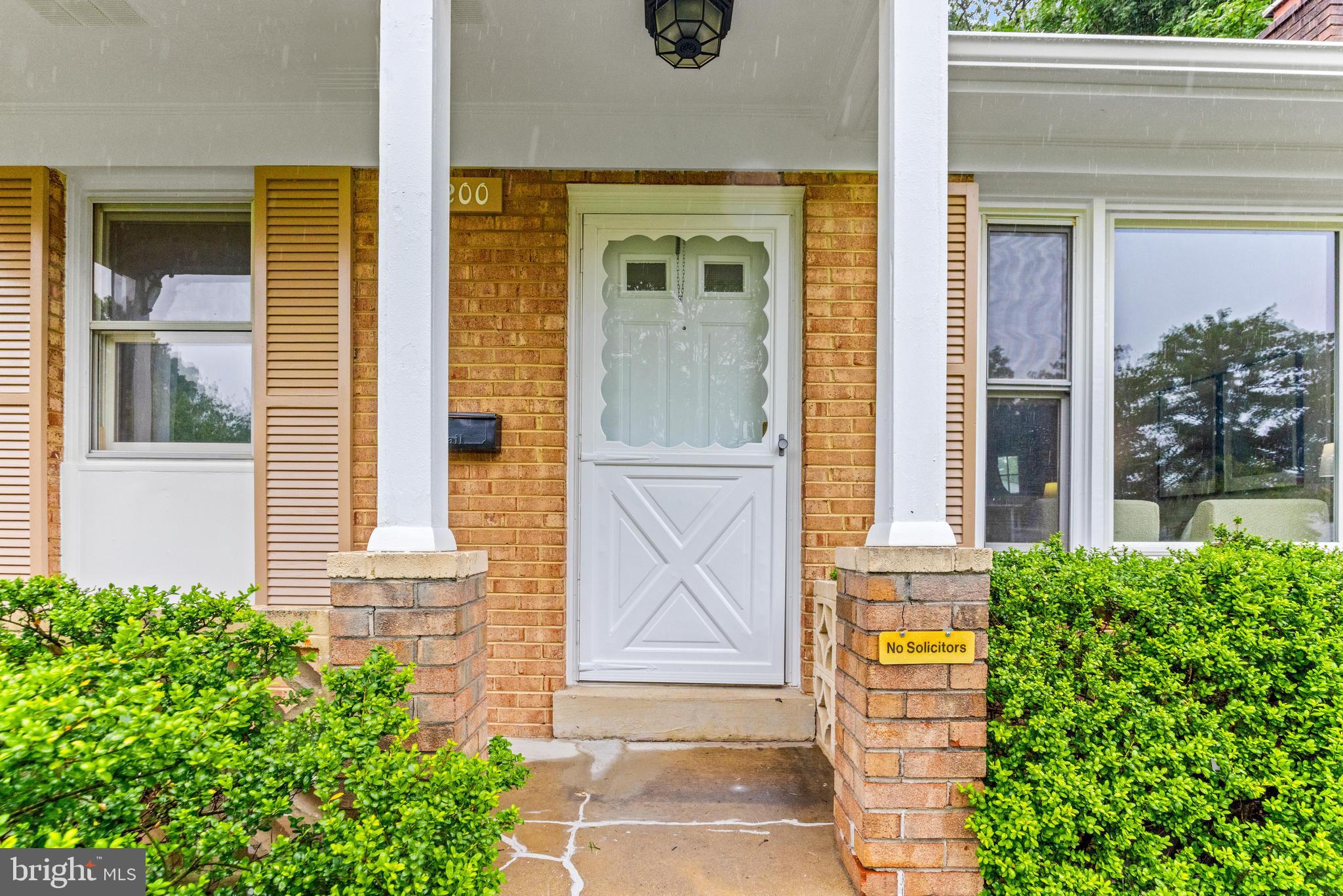 5200 SHIRES COURT