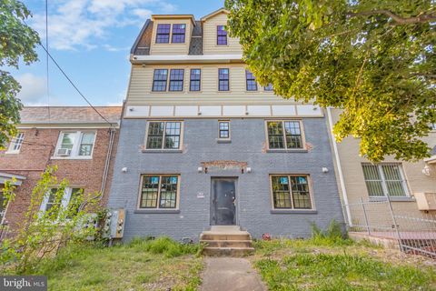 1622 R STREET SE WASHINGTON DC 20020
