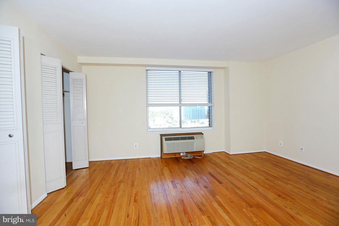 WASHINGTON TOWER - Residential Lease