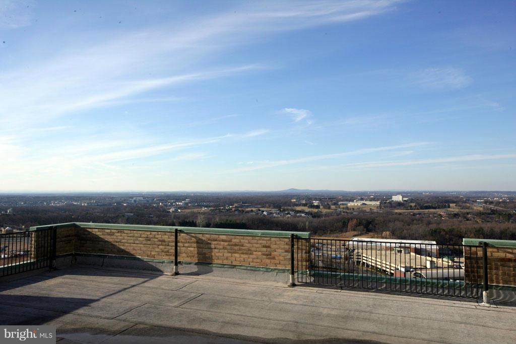 WASHINGTON TOWER - Residential Lease