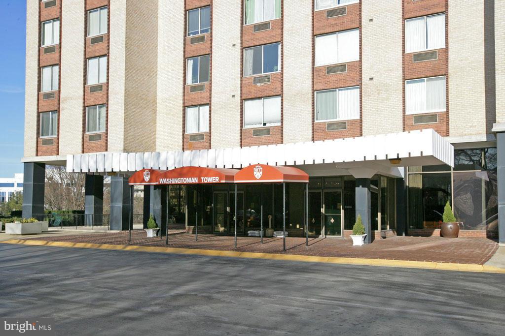 WASHINGTON TOWER - Residential Lease