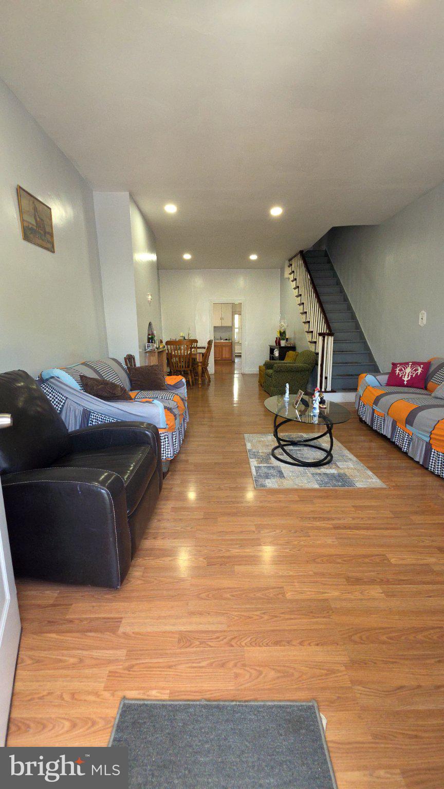 332 S JARDIN