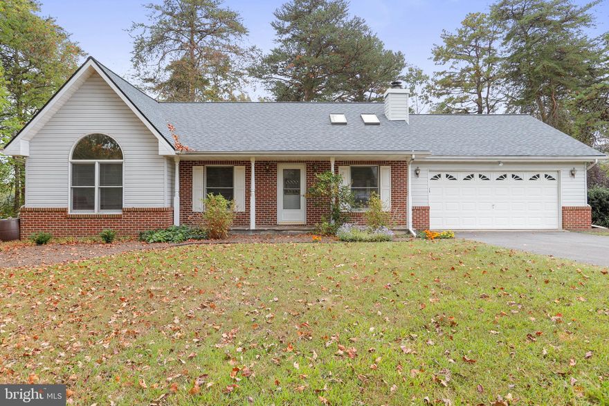 One-Level Living Gem on Wintercamp Trail
1507 Wintercamp Trail | 3 Bedrooms | 2 Baths | 1,406 Sq Ft | $344,900
Sought-after one-level living meets classic ranch design in this well-kept home on a mature, treed .74-acre corner lot. With a fenced backyard perfect for children and pets, a large screened porch for everyday enjoyment, and a flexible interior floor plan, this property offers comfort and versatility in equal measure.
Step inside from the welcoming covered front porch into the vaulted living room, where a wood-burning fireplace with slate surround, wooden mantel, and two skylights anchors the space. Natural light fills the room, creating a warm and inviting gathering place.
The kitchen combines classic oak cabinetry with guartz countertops, a double sink, and a window framing views of the yard and winter Mountain View’s. Adjacent, the dining area flows seamlessly to the screened porch, an ideal retreat for birdwatching, entertaining, or simply relaxing with a book.
To the right of the dining area, a bonus craft/office room features built-ins, a wet sink, and laundry area with washer/dryer and new 2025) water heater-perfect for hobbies, work-from-home, or creative pursuits.
The bedroom wing includes the primary suite with walk-in closet and ceiling fan, plus a full bath with hard-surface counter. Two guest bedrooms and a guest bath, also with a hard-surface counter, complete the floor plan.
Additional highlights:
• Roof (2019, asphalt shingles)
• 2-car garage with pull-down stairs to attic storage
• All appliances & some furniture will convey
• Class A Membership to The Woods Club amenities (golf, pools, fitness, tennis, and more)
Whether you're downsizing, searching for a vacation home, or simply seeking the ease of one-level living, this Wintercamp Trail ranch delivers a lifestyle that's both practical and inviting.