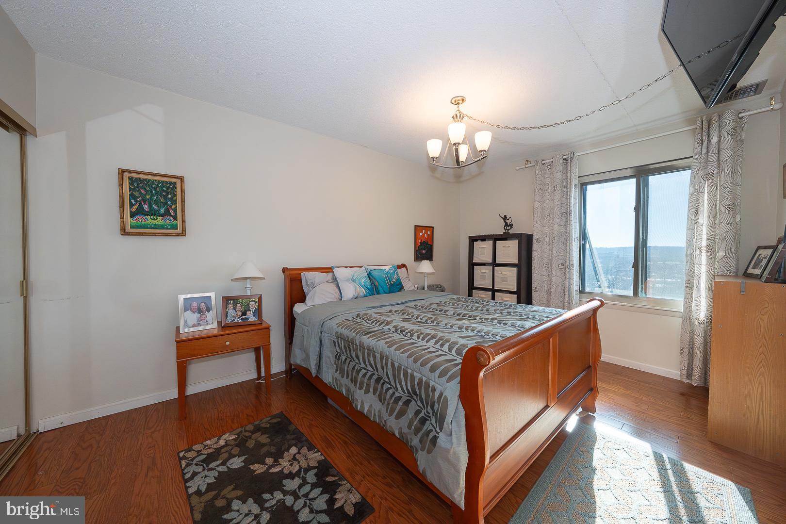 VALLEY FORGE TOWER - Residential