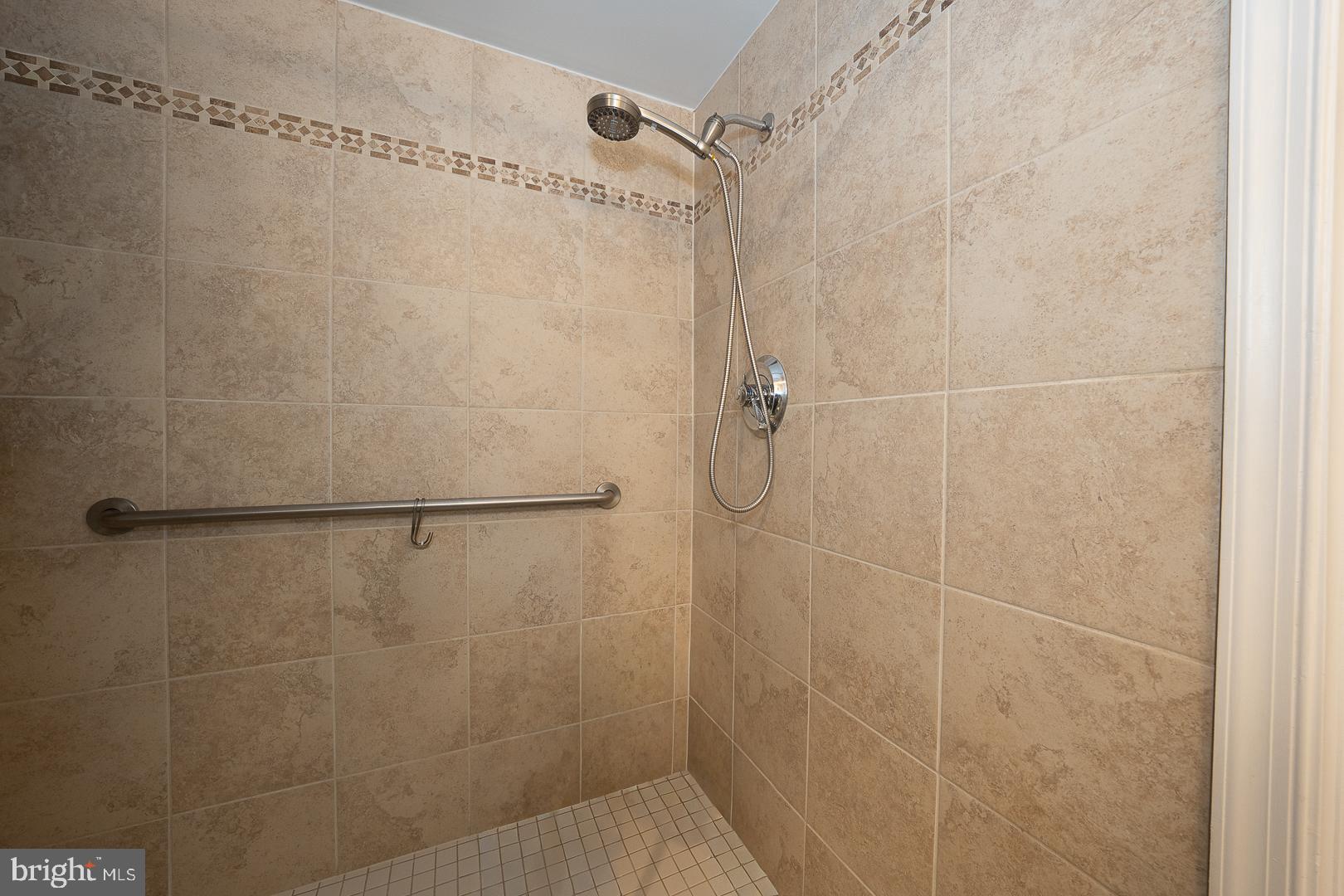 VALLEY FORGE TOWER - Residential