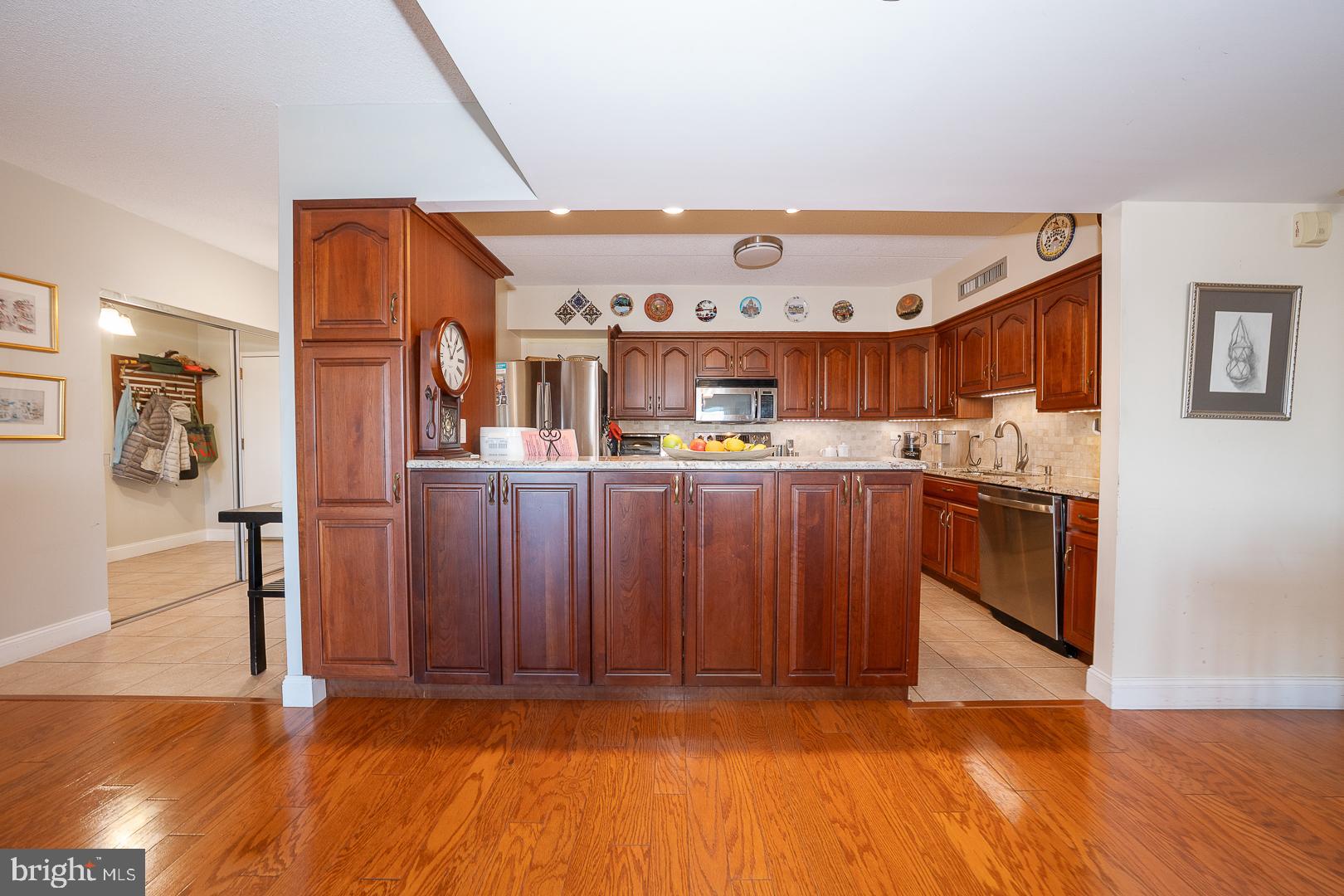 VALLEY FORGE TOWER - Residential