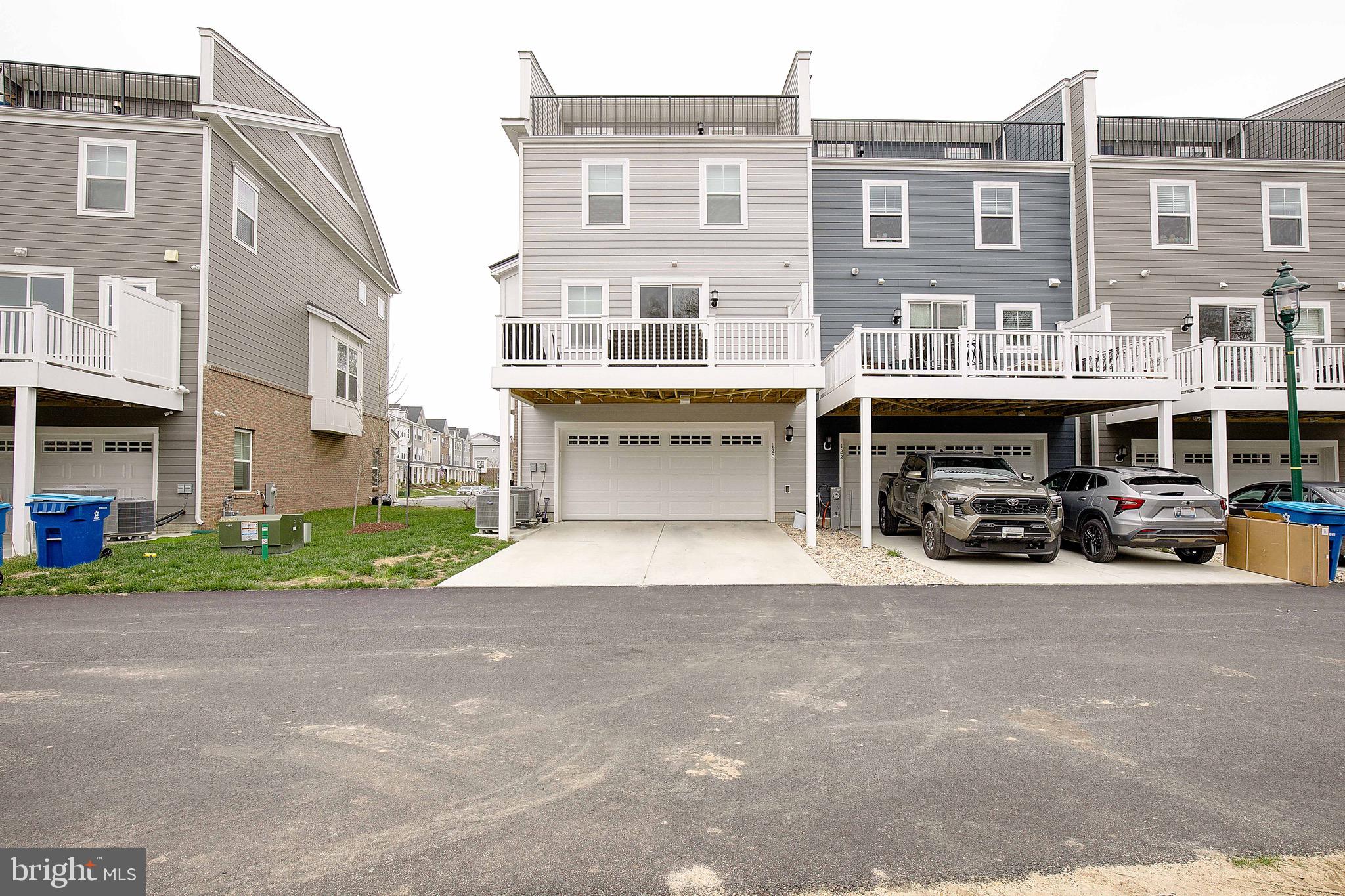 PARKSIDE PRESERVE - Residential