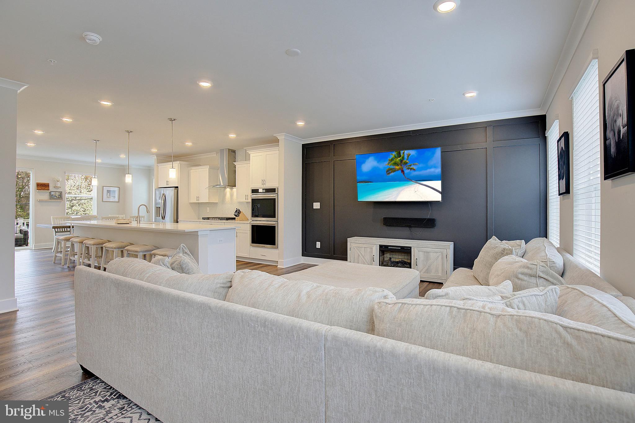 PARKSIDE PRESERVE - Residential