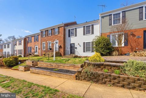 Photo of 10112 Copeland Drive, MANASSAS, VA 20109 (MLS # VAPW2114620)