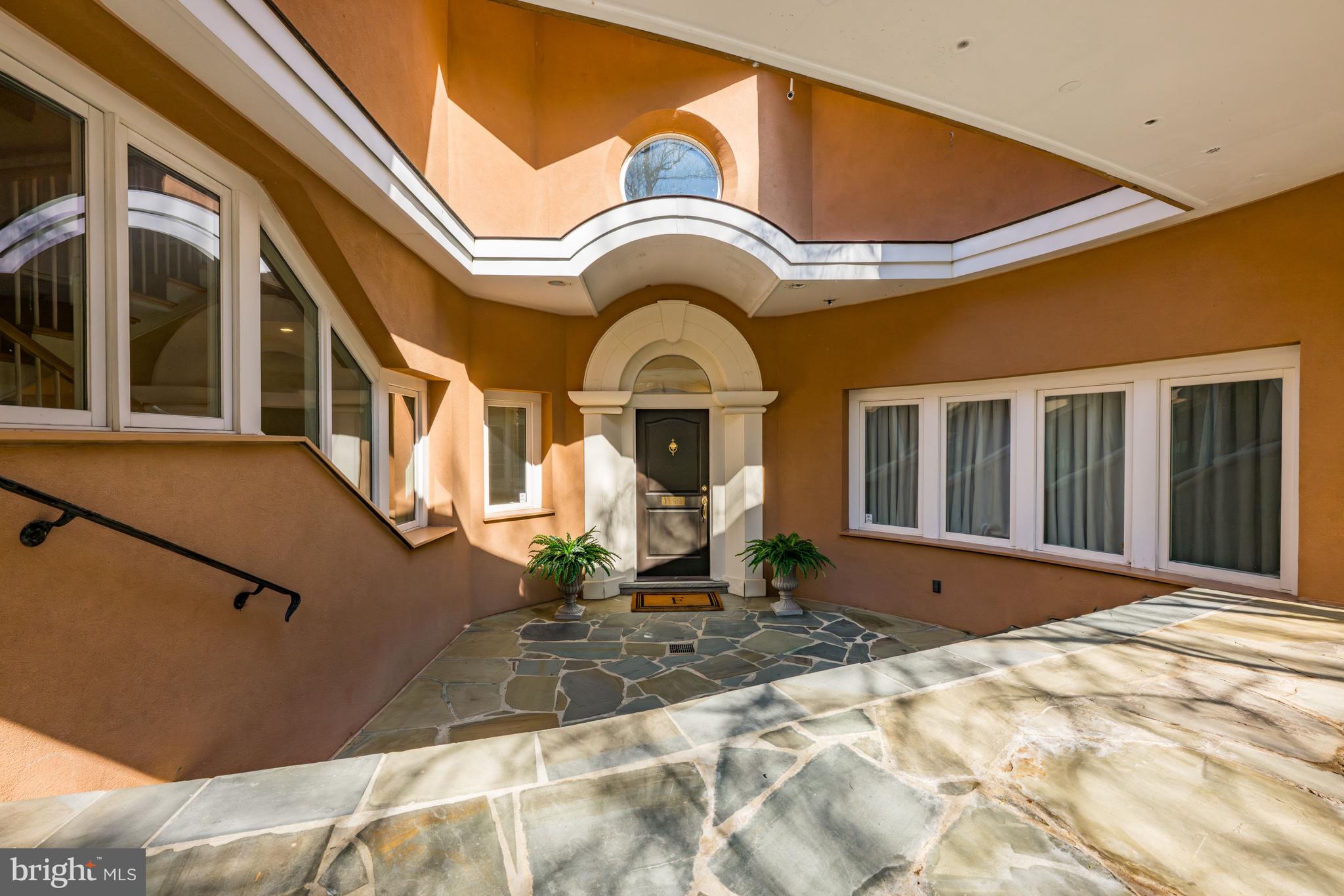 CHAIN BRIDGE - Residential