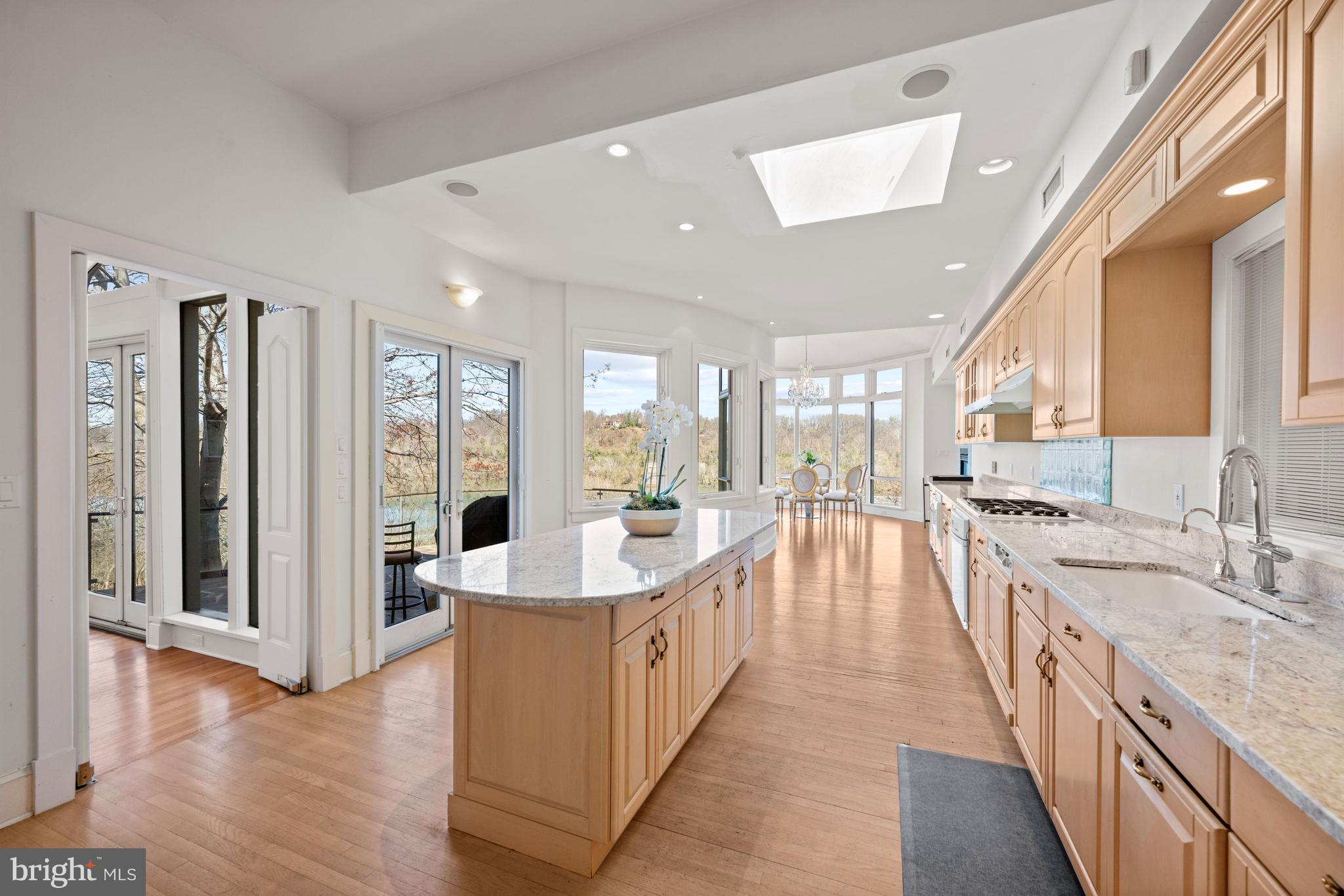 CHAIN BRIDGE - Residential