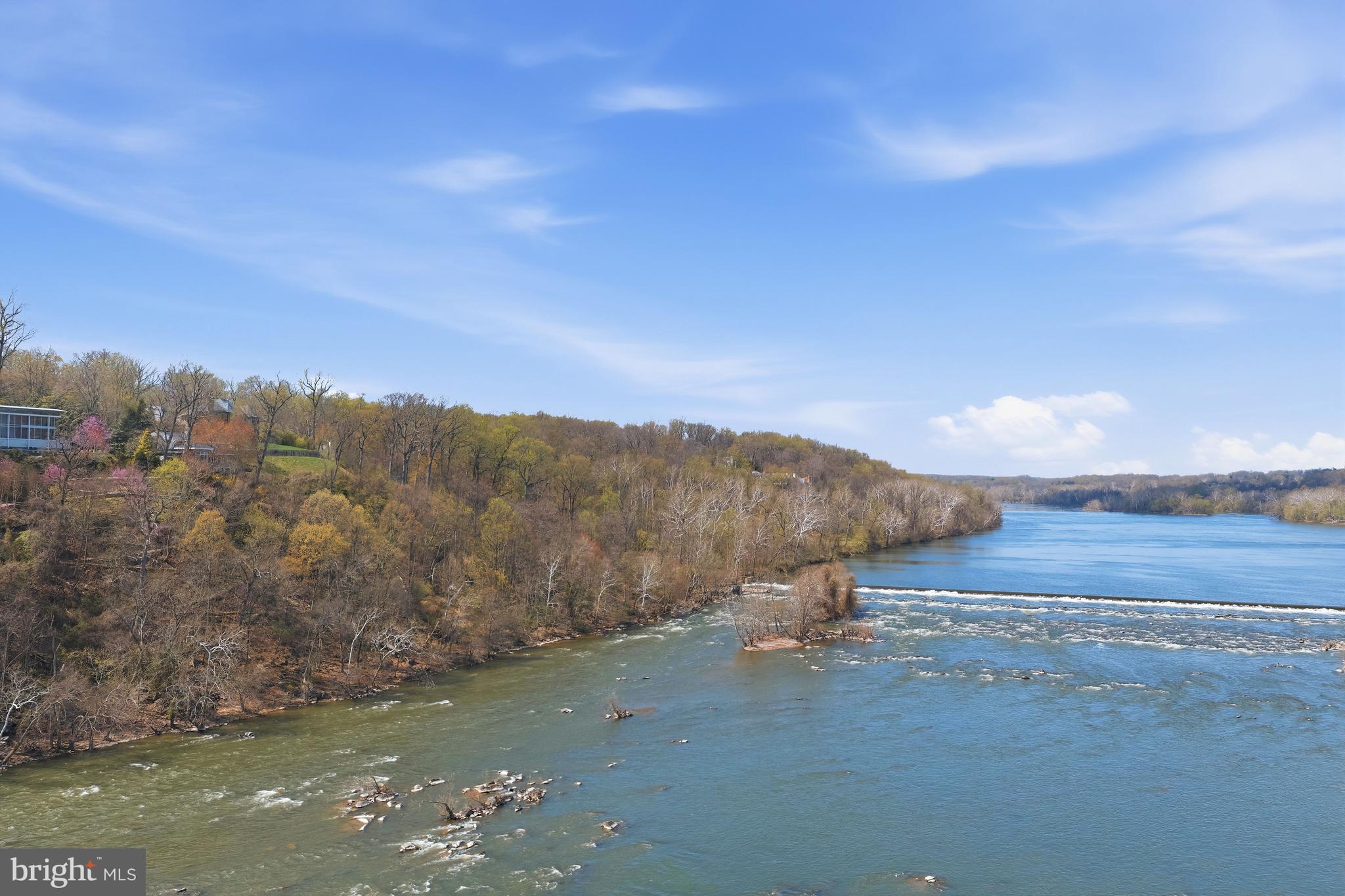 CHAIN BRIDGE - Residential