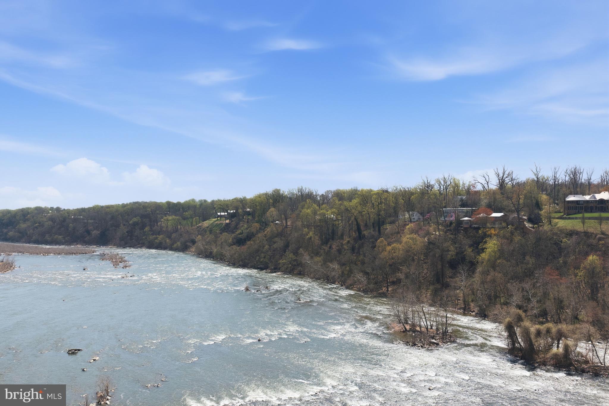 CHAIN BRIDGE - Residential