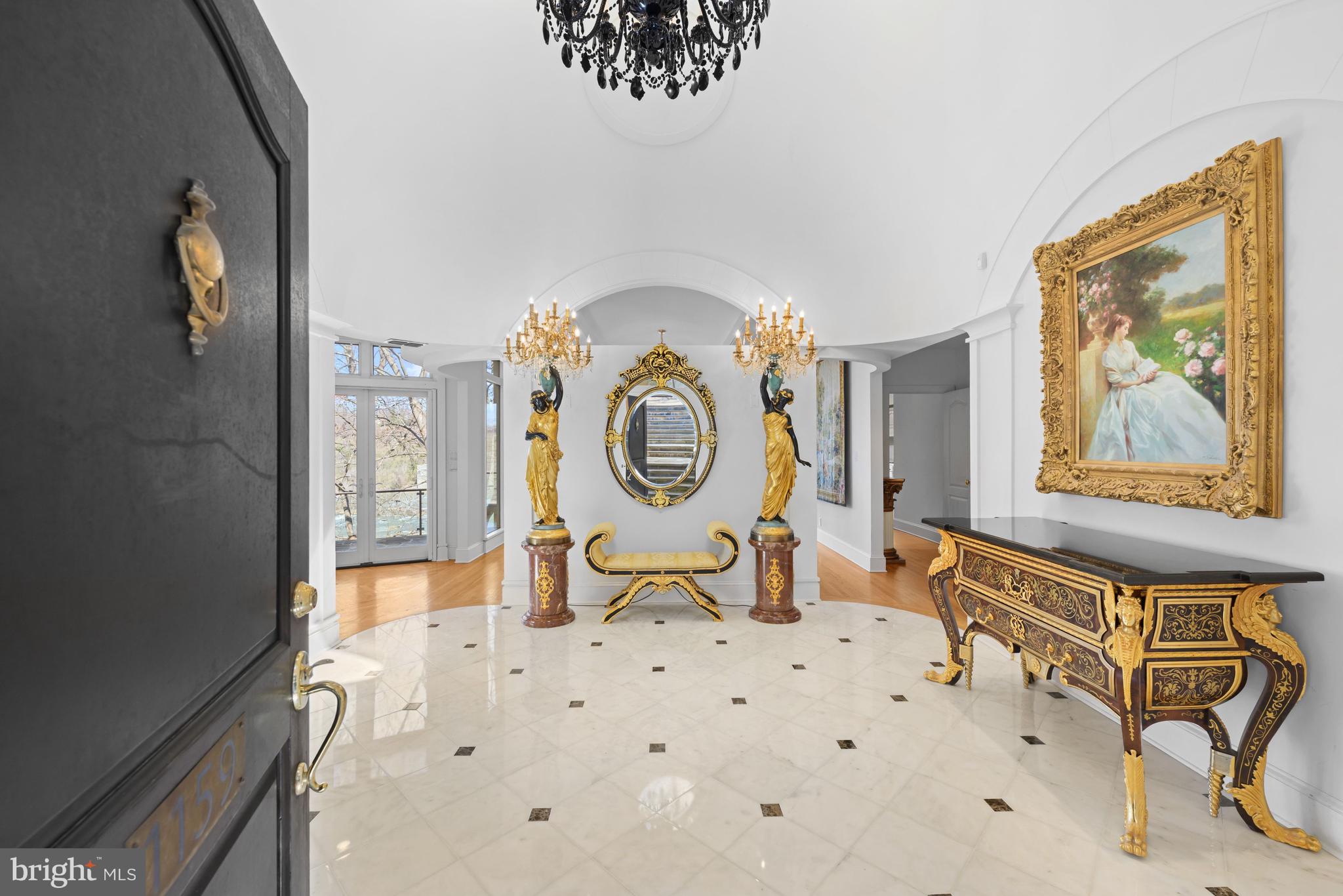 CHAIN BRIDGE - Residential