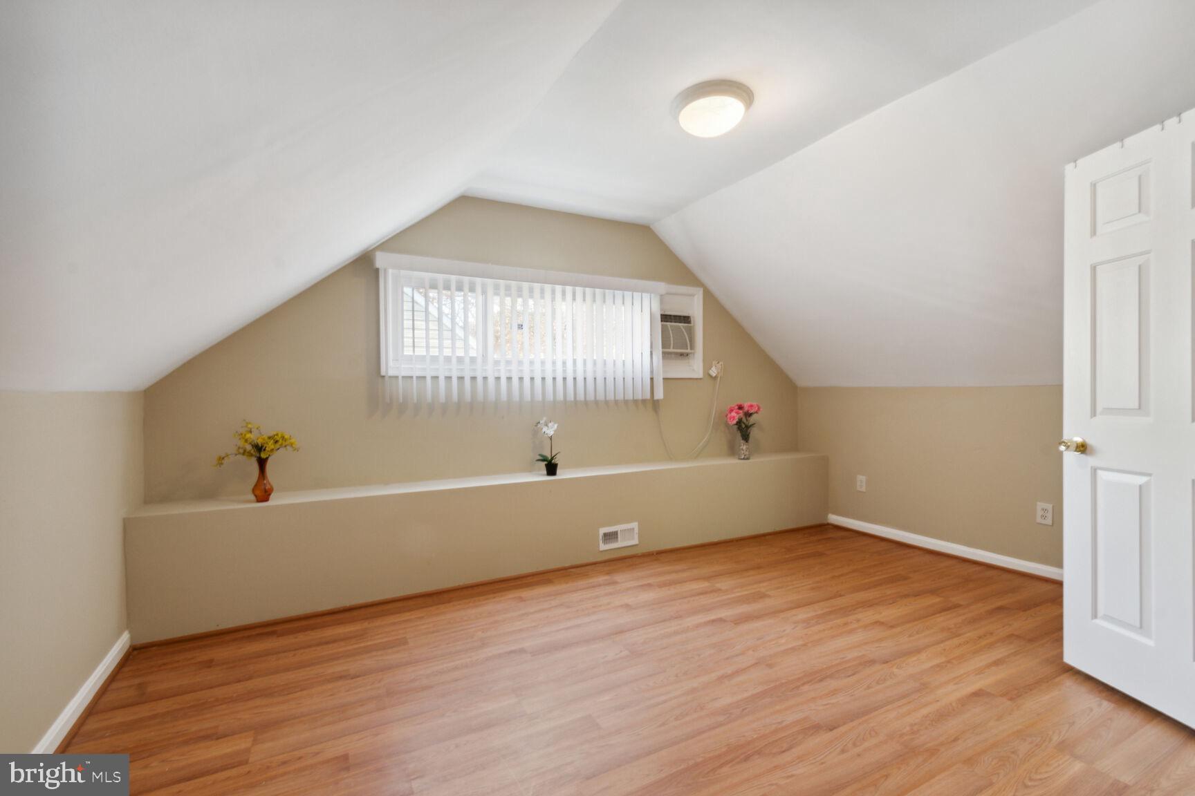 OAKVIEW - Residential