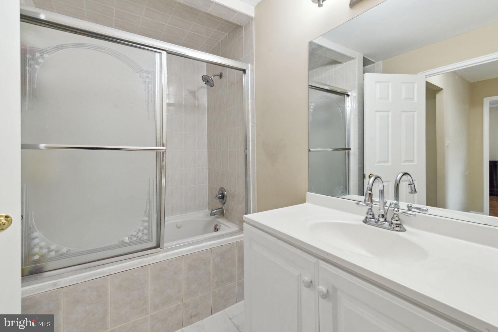 OAKVIEW - Residential