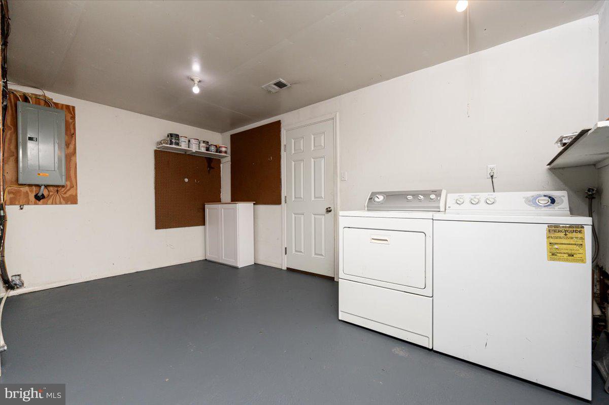 FOUR SEASONS ESTATES - Residential