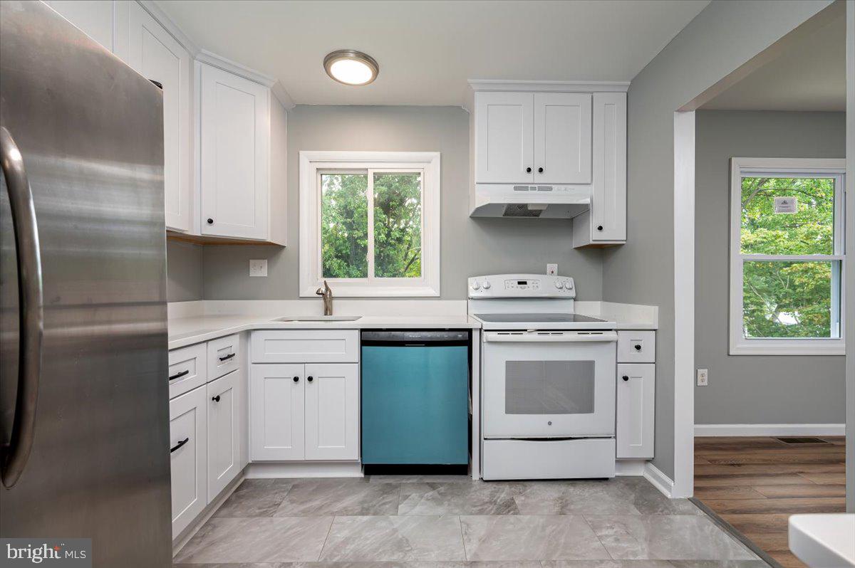 FOUR SEASONS ESTATES - Residential