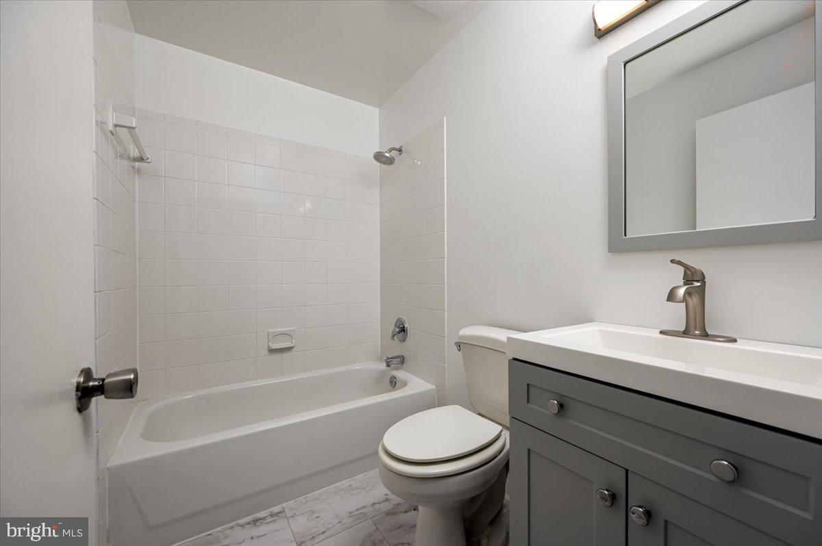 FOUR SEASONS ESTATES - Residential