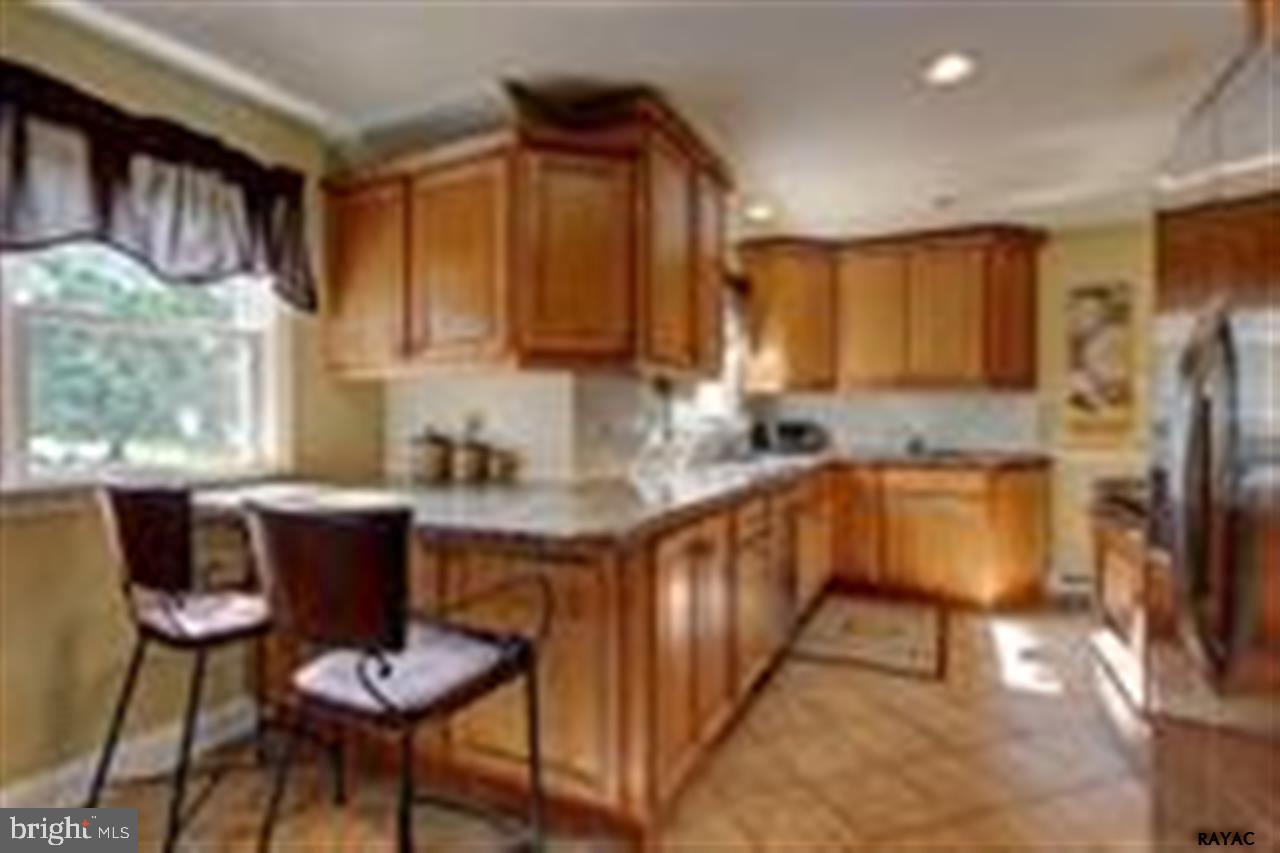 HOLLYWOOD HEIGHTS - Residential