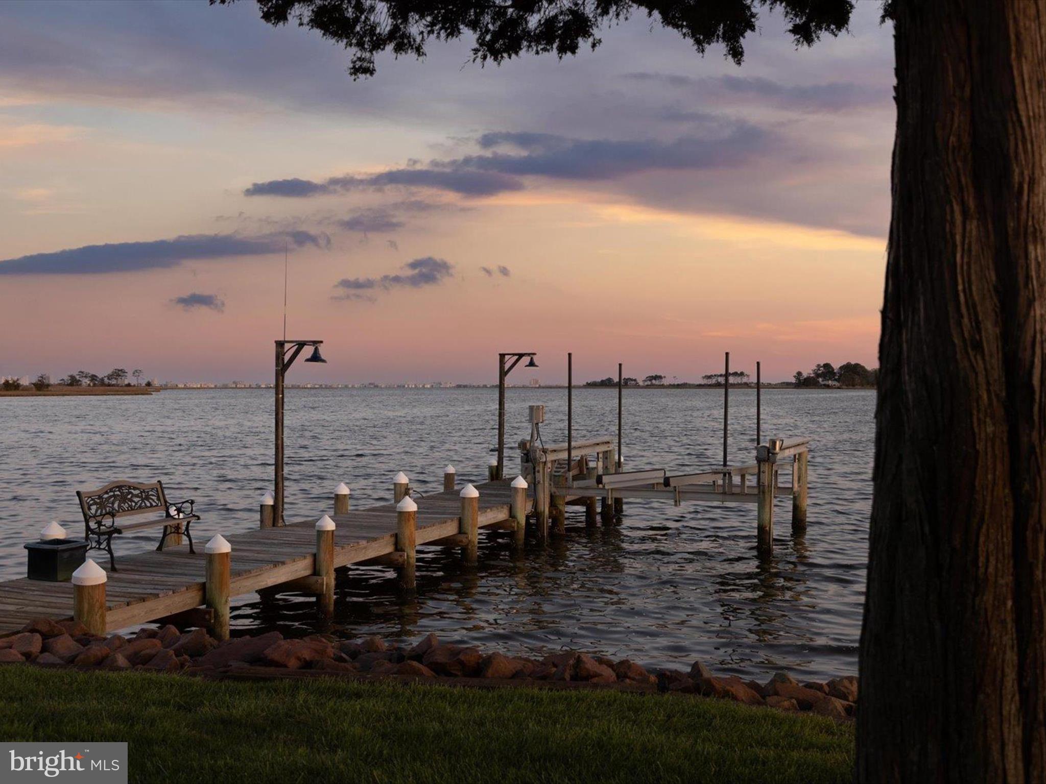 HIDDEN HARBOR - Residential