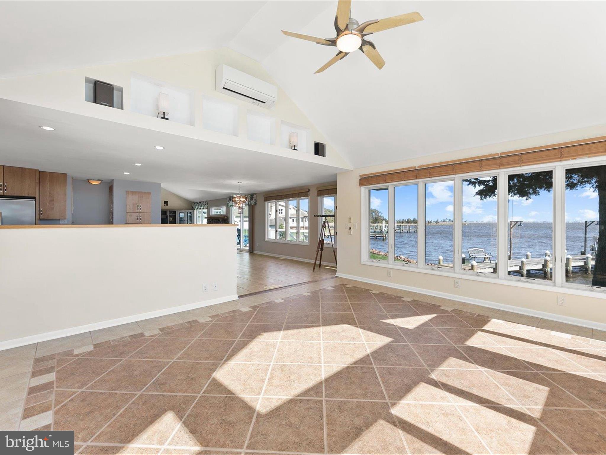 HIDDEN HARBOR - Residential