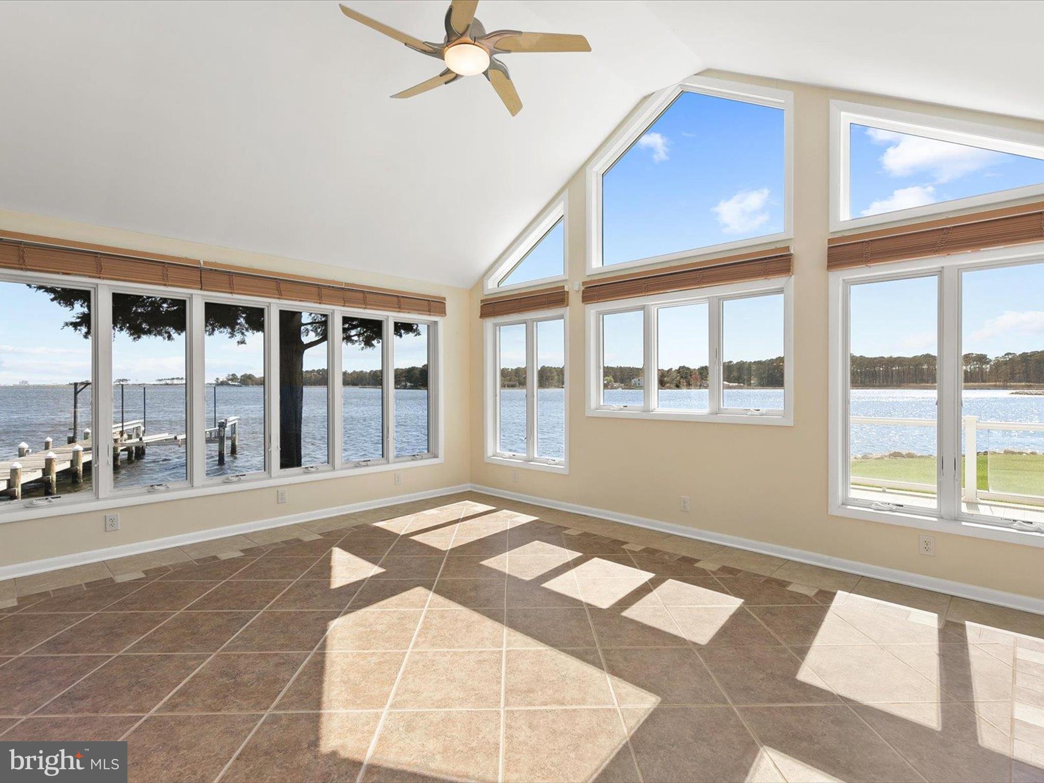 HIDDEN HARBOR - Residential