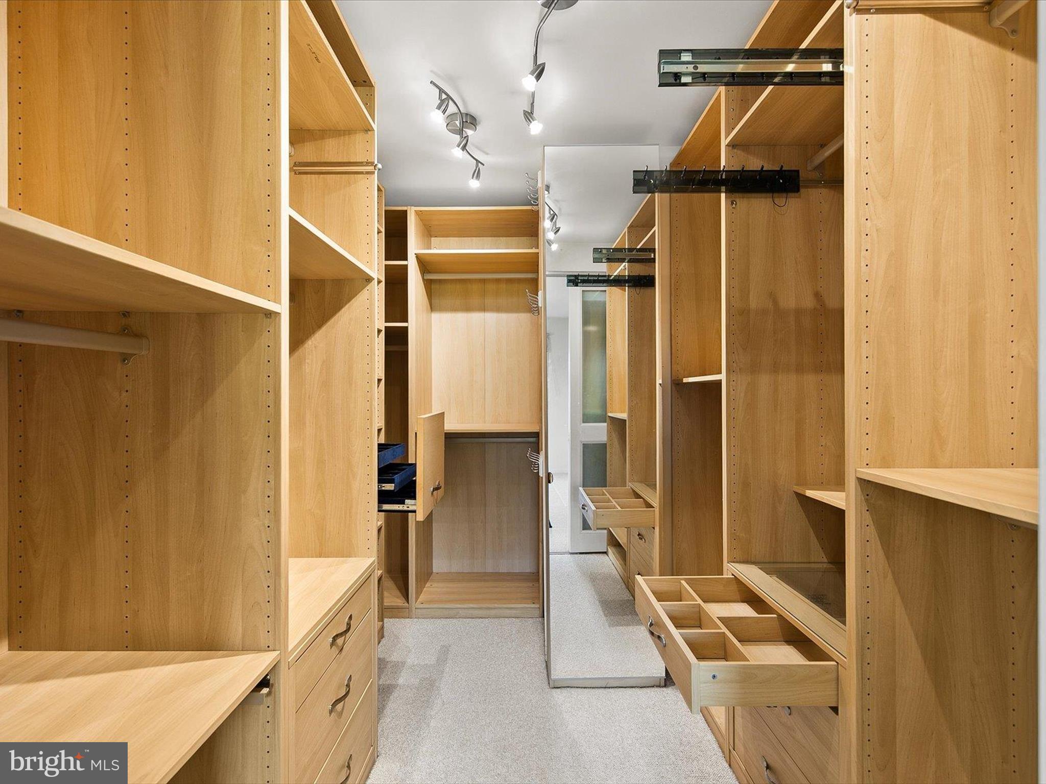 HIDDEN HARBOR - Residential